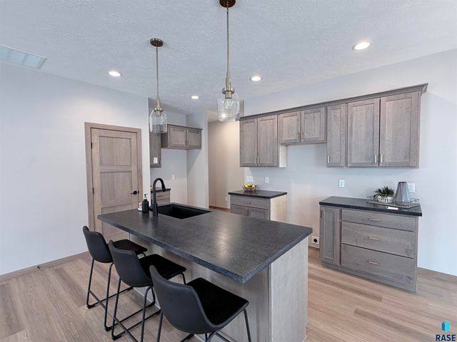 1002 S 6th Ave Avenue, Rock Rapids, IA 51246