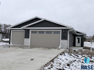 1002 S 6th Ave Avenue, Rock Rapids, IA 51246