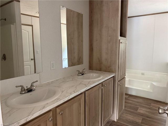 330 Briar Creek Estates, Thomasville, NC 27360