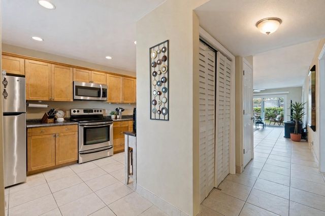 405 CORDOVA GREEN, Seminole, FL 33777