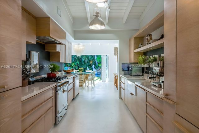 330 Gulf Rd, Key Biscayne, FL 33149