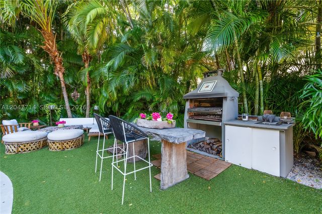 330 Gulf Rd, Key Biscayne, FL 33149