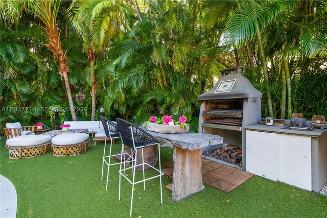 330 Gulf Rd, Key Biscayne, FL 33149