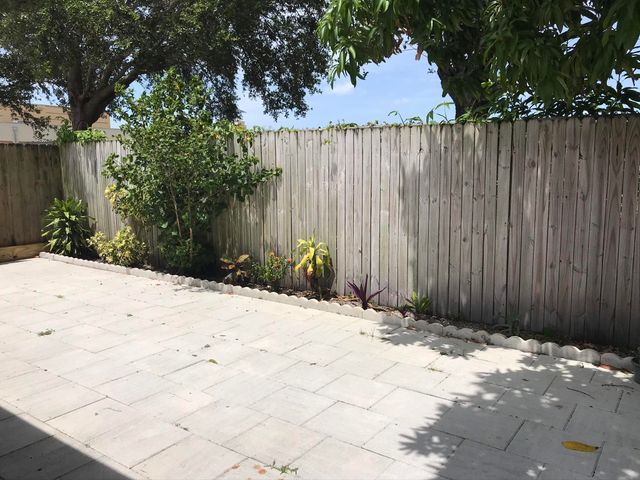 1534 Royal Forest Court, West Palm Beach, FL 33406