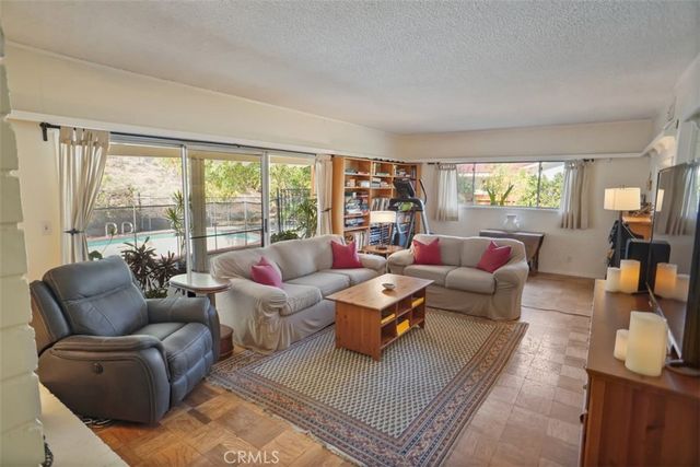 615 Camino Verde, Thousand Oaks, CA 91360