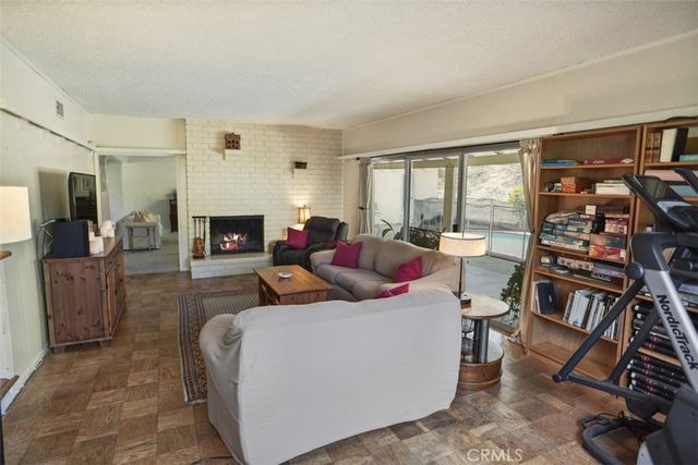 615 Camino Verde, Thousand Oaks, CA 91360