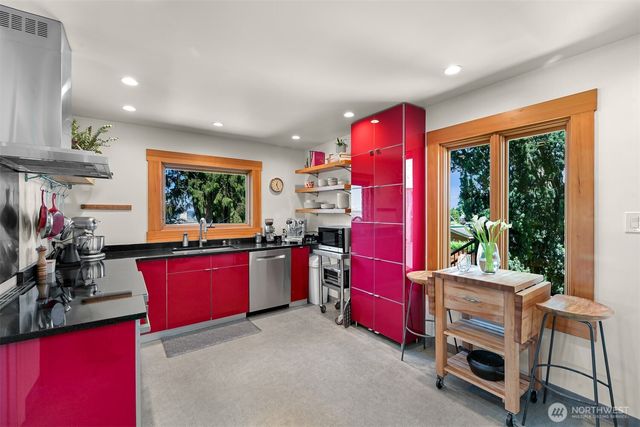 221 N Garden, Bellingham, WA 98225