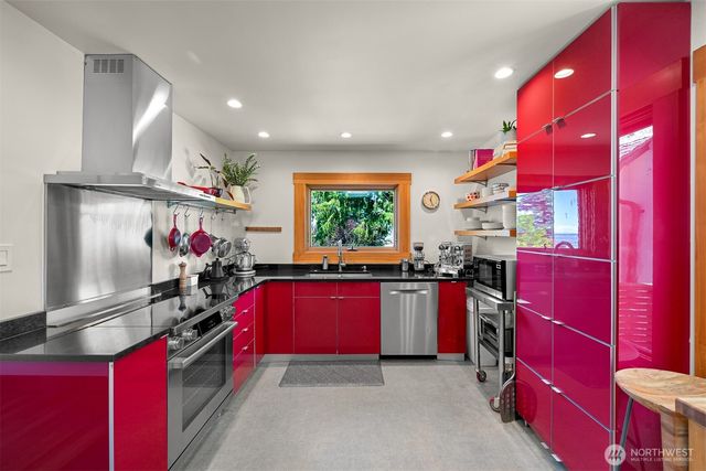 221 N Garden, Bellingham, WA 98225