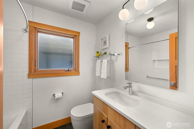 221 N Garden, Bellingham, WA 98225