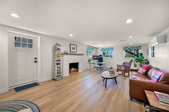 221 N Garden, Bellingham, WA 98225