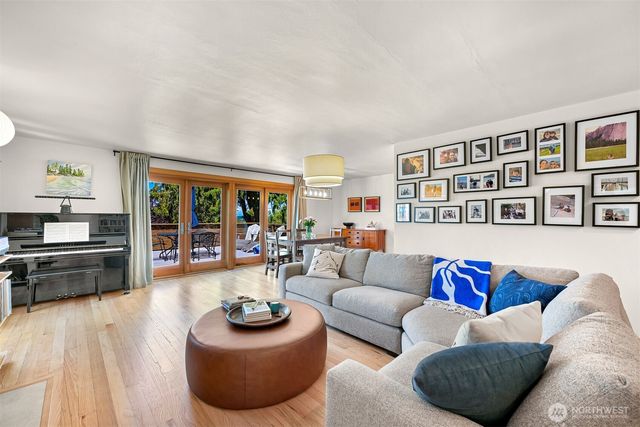 221 N Garden, Bellingham, WA 98225