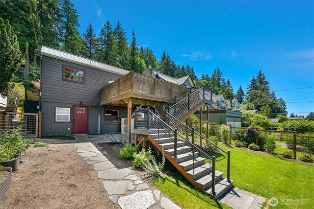 221 N Garden, Bellingham, WA 98225