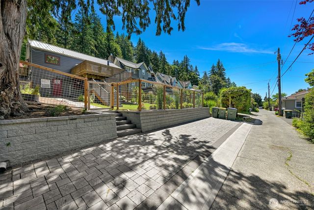 221 N Garden, Bellingham, WA 98225