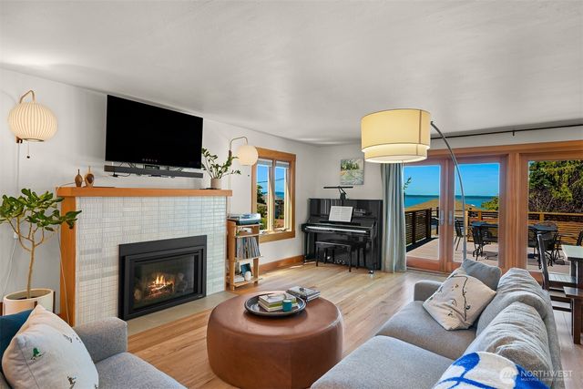 221 N Garden, Bellingham, WA 98225