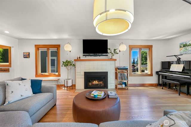 221 N Garden, Bellingham, WA 98225