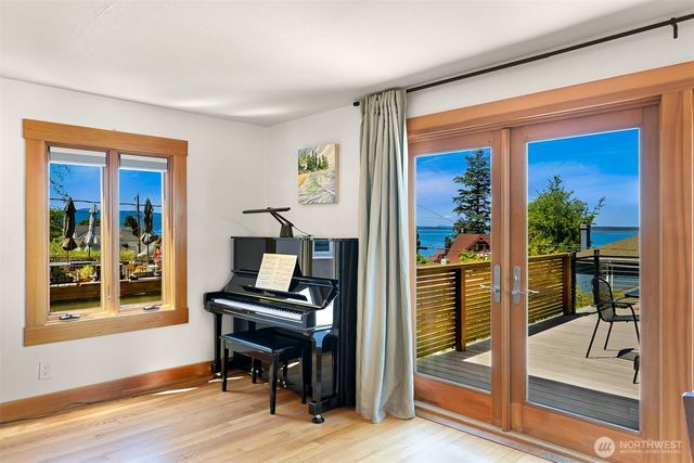 221 N Garden, Bellingham, WA 98225