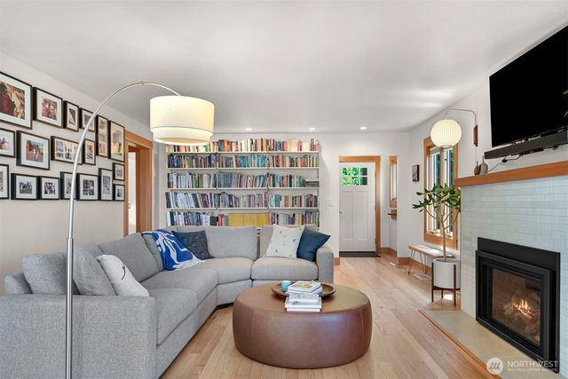 221 N Garden, Bellingham, WA 98225