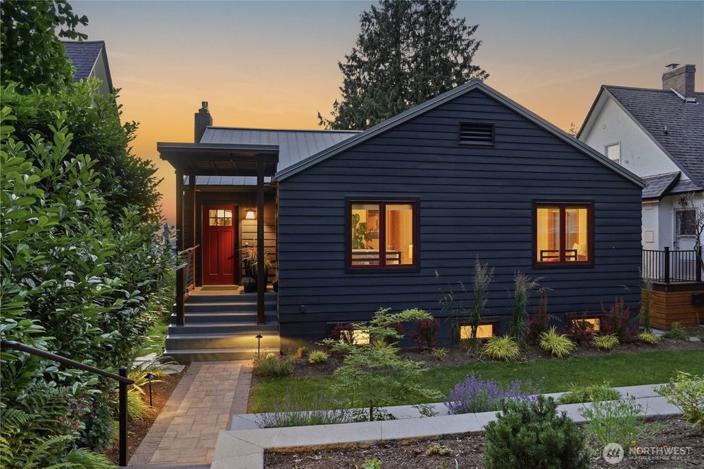 221 N Garden, Bellingham, WA 98225