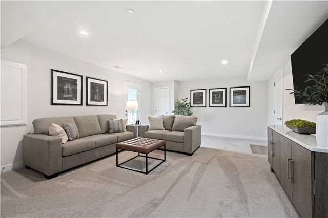 128 Ironwood Street, Zelienople Boro, PA 16063