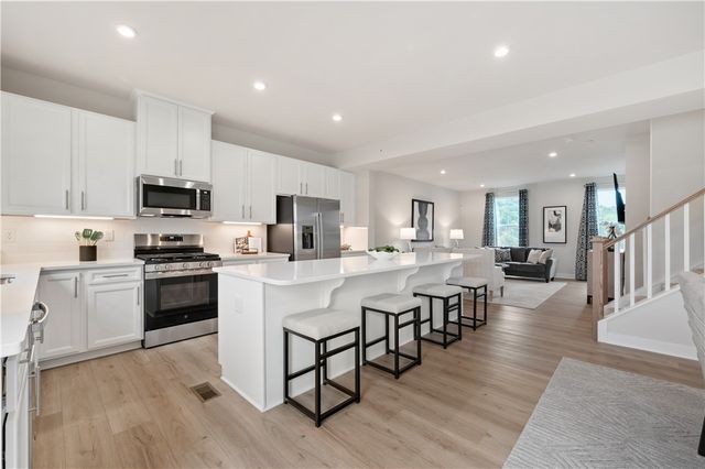 128 Ironwood Street, Zelienople Boro, PA 16063