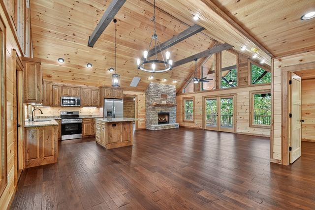 117 Stuart Ridge Road, Mineral Bluff, GA 30559