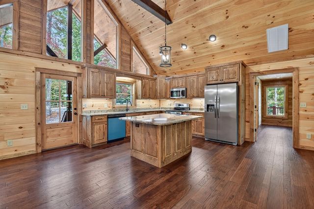 117 Stuart Ridge Road, Mineral Bluff, GA 30559