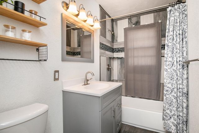 3837 16th Street, Des Moines, IA 50313