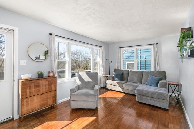 3837 16th Street, Des Moines, IA 50313