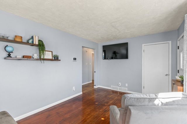 3837 16th Street, Des Moines, IA 50313