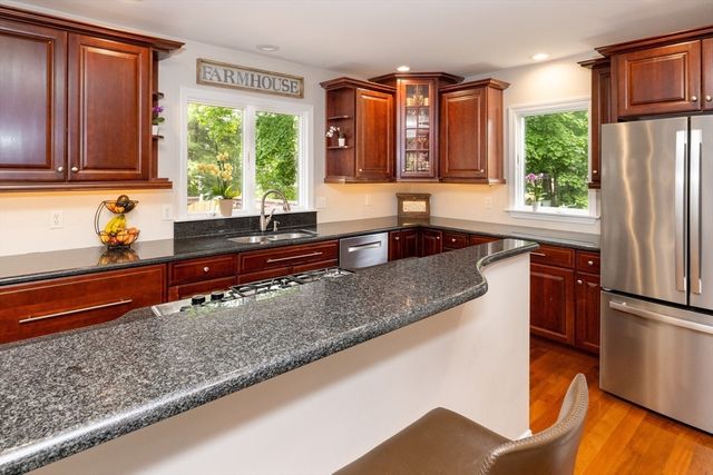 487 Pine St, Weymouth, MA 02190