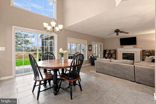 140 OLDE FIELD DR, Lititz, PA 17543