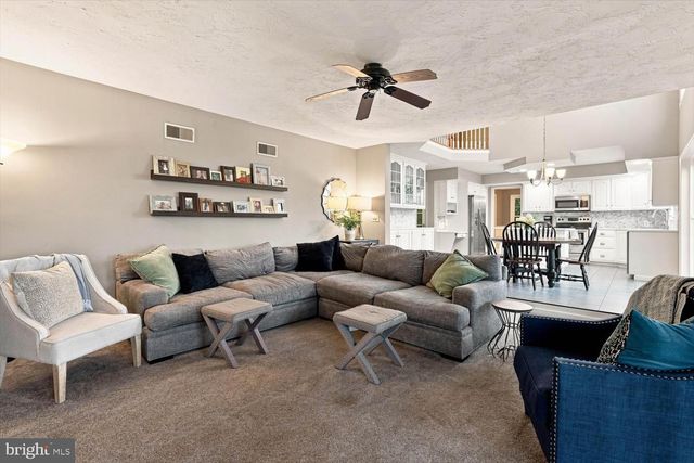 140 OLDE FIELD DR, Lititz, PA 17543