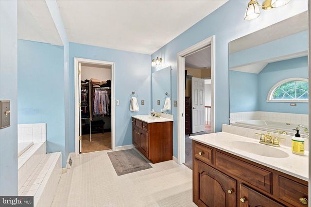 140 OLDE FIELD DR, Lititz, PA 17543