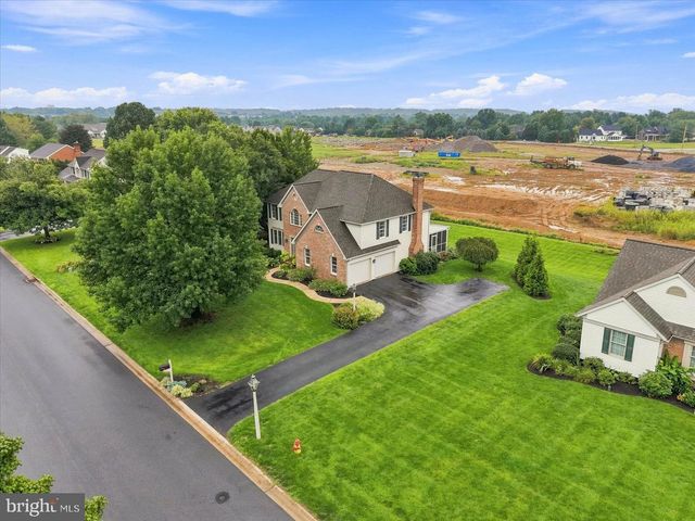 140 OLDE FIELD DR, Lititz, PA 17543