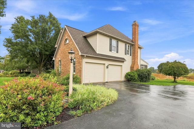 140 OLDE FIELD DR, Lititz, PA 17543