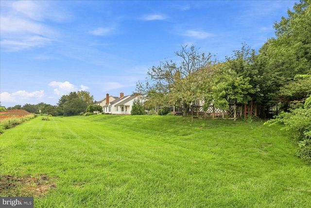 140 OLDE FIELD DR, Lititz, PA 17543