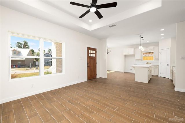 302 Kika De La Garza Boulevard, La Joya, TX 78560