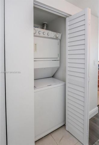 335 S Biscayne Blvd 2703, Miami, FL 33131