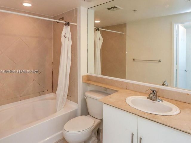 335 S Biscayne Blvd 2703, Miami, FL 33131