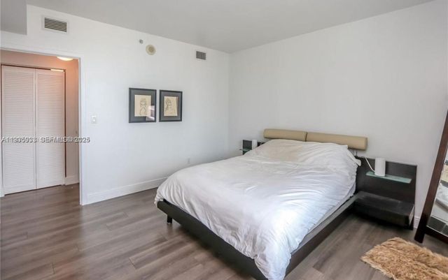 335 S Biscayne Blvd 2703, Miami, FL 33131