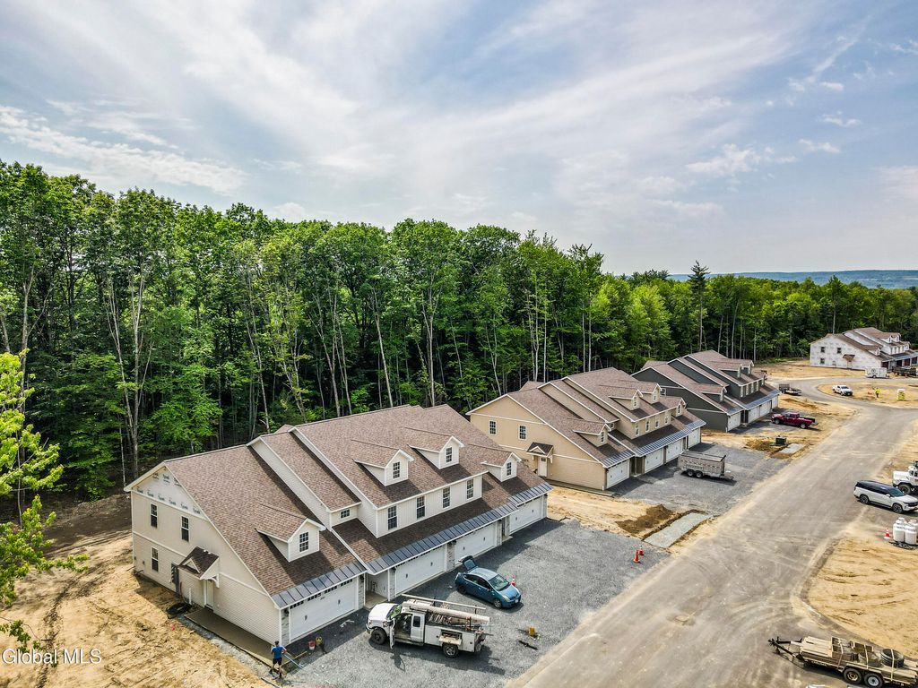 141 Carriage Boulevard, Rotterdam, NY 12306