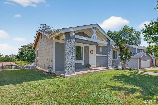 2558 Pheasant Run Drive, Maryland Heights, MO 63043