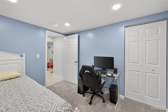 2558 Pheasant Run Drive, Maryland Heights, MO 63043