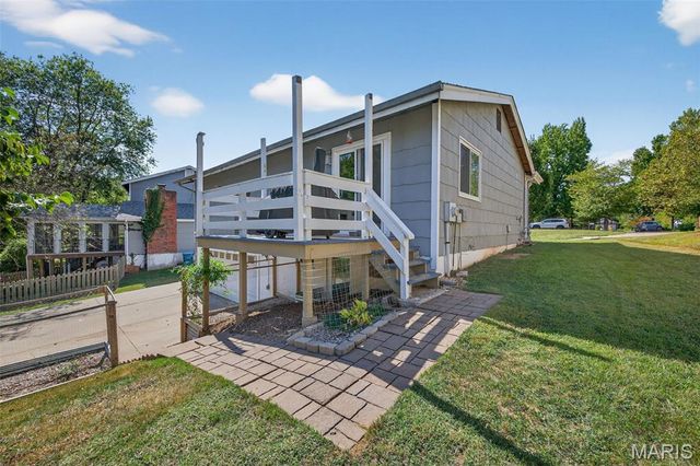 2558 Pheasant Run Drive, Maryland Heights, MO 63043
