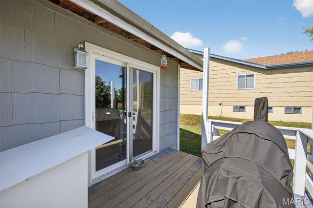 2558 Pheasant Run Drive, Maryland Heights, MO 63043