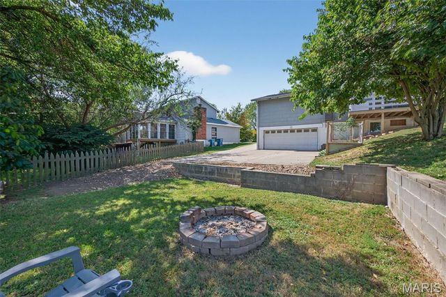 2558 Pheasant Run Drive, Maryland Heights, MO 63043