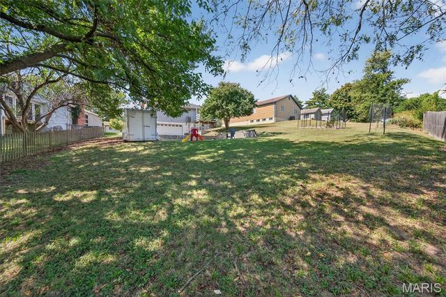 2558 Pheasant Run Drive, Maryland Heights, MO 63043