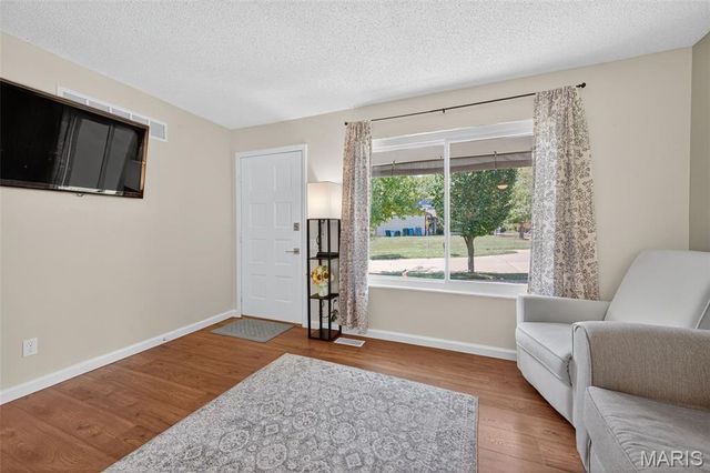 2558 Pheasant Run Drive, Maryland Heights, MO 63043