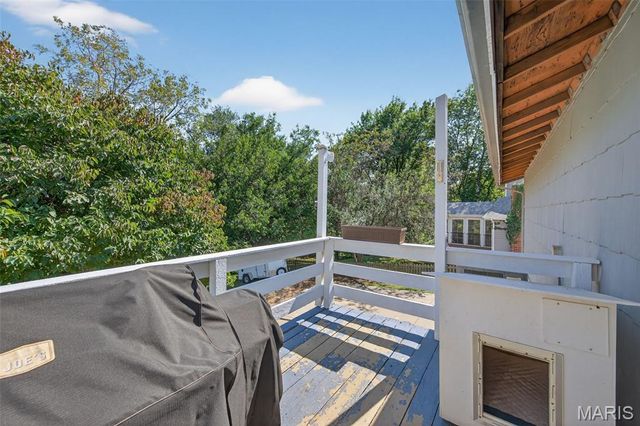 2558 Pheasant Run Drive, Maryland Heights, MO 63043