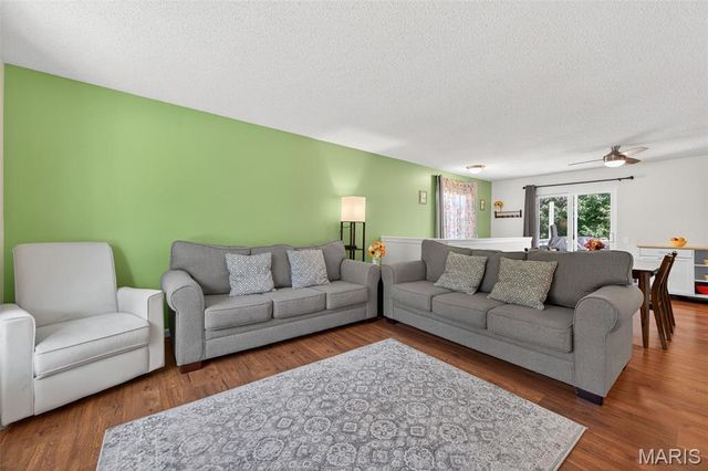 2558 Pheasant Run Drive, Maryland Heights, MO 63043